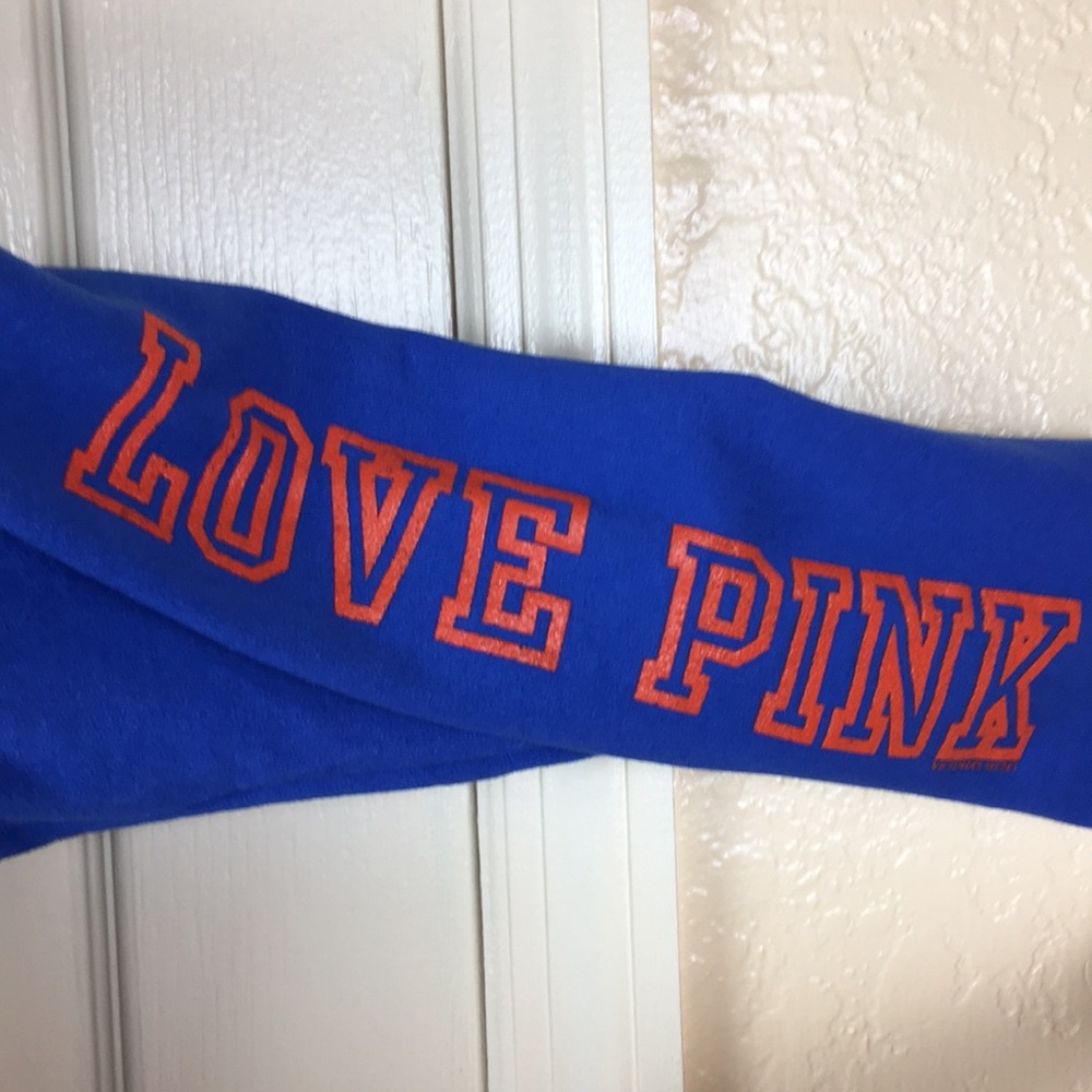 VS Pink Mets Blue Sweater Size Medium